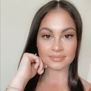 Meet your Posher, Yari